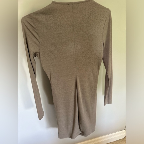 Dynamite grey ruched knee length dress. Size medium. - Picture 5 of 5